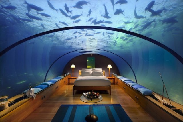 conradmaldives-underwater-bedroom-suite-640x426.jpg