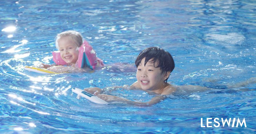 VxFly launches LESWIM, a swimming kickboard with propeller, at CES 2019