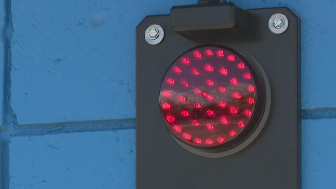 New Lights at Pere Marquette Beach Give Swimmers Lake Conditions in Real-Time | 13 On Your Side
