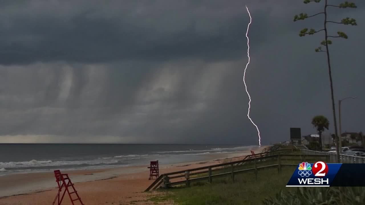 Officials Warning People About Lightning at Central Florida Beaches | WESH 2 News