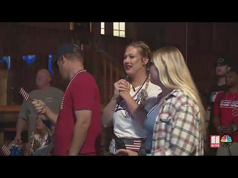 Group Cheers on Swimmer Gunnar Bentz at Watch Party | Menâ€™s 200m Butterfly Finals | 11Alive