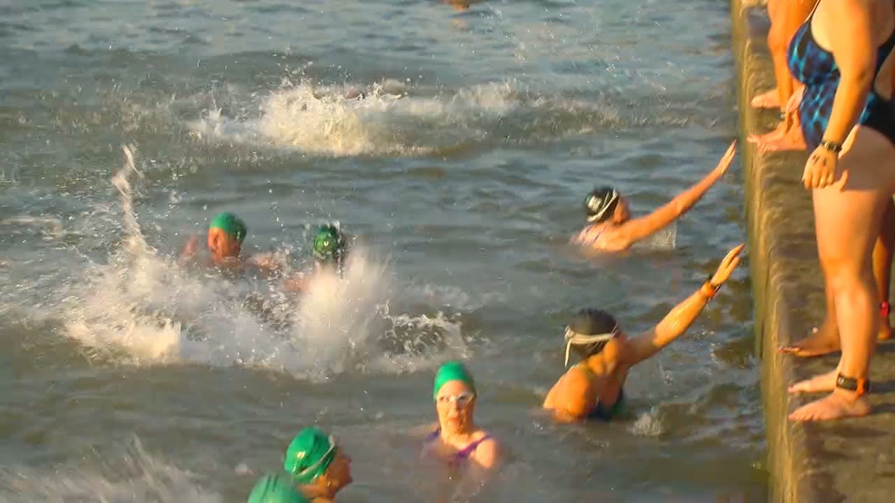 Swimmers Dive Into Ohio River for a Good Cause | Local 12