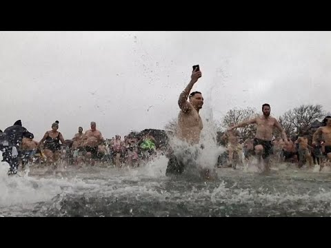Swimming Group Holds Annual New Yearâ€™s Day Plunge in Boston | No Comment TV