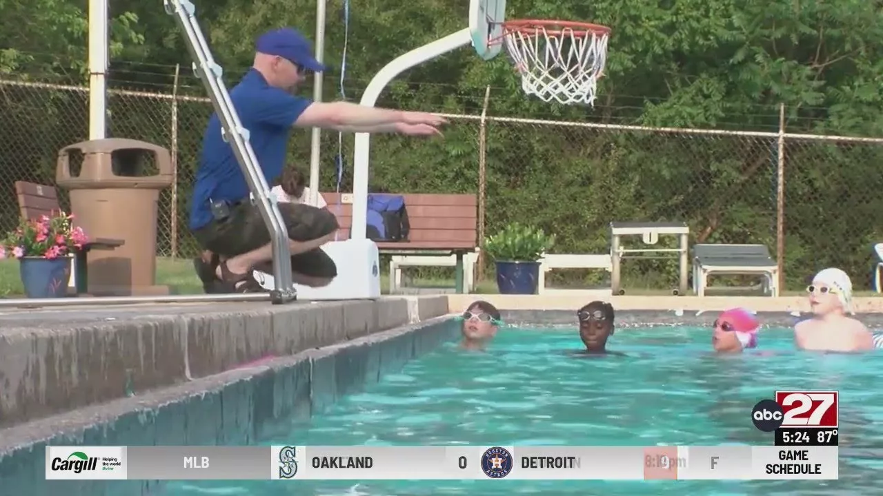 Swim Coach Travels Many Miles to Teach Midstate Swimmers | WHTM – ABC27 News