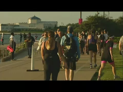 Chicago Triathlon Cancels Swim Portion Due to Dangerous Conditions in Lake Michigan | CBS Chicago