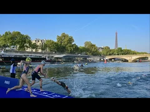 No Seine, No Gain: Triathletes Compete 1500m River Swim in Paris | Euronews